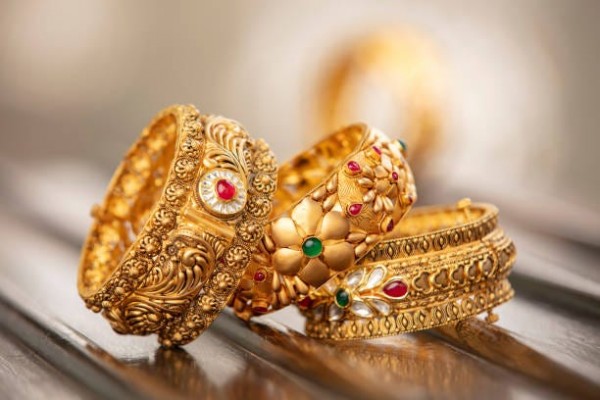 सुनको मूल्यमा नयाँ रेकर्ड,  तोलाको कति पुग्यो ?